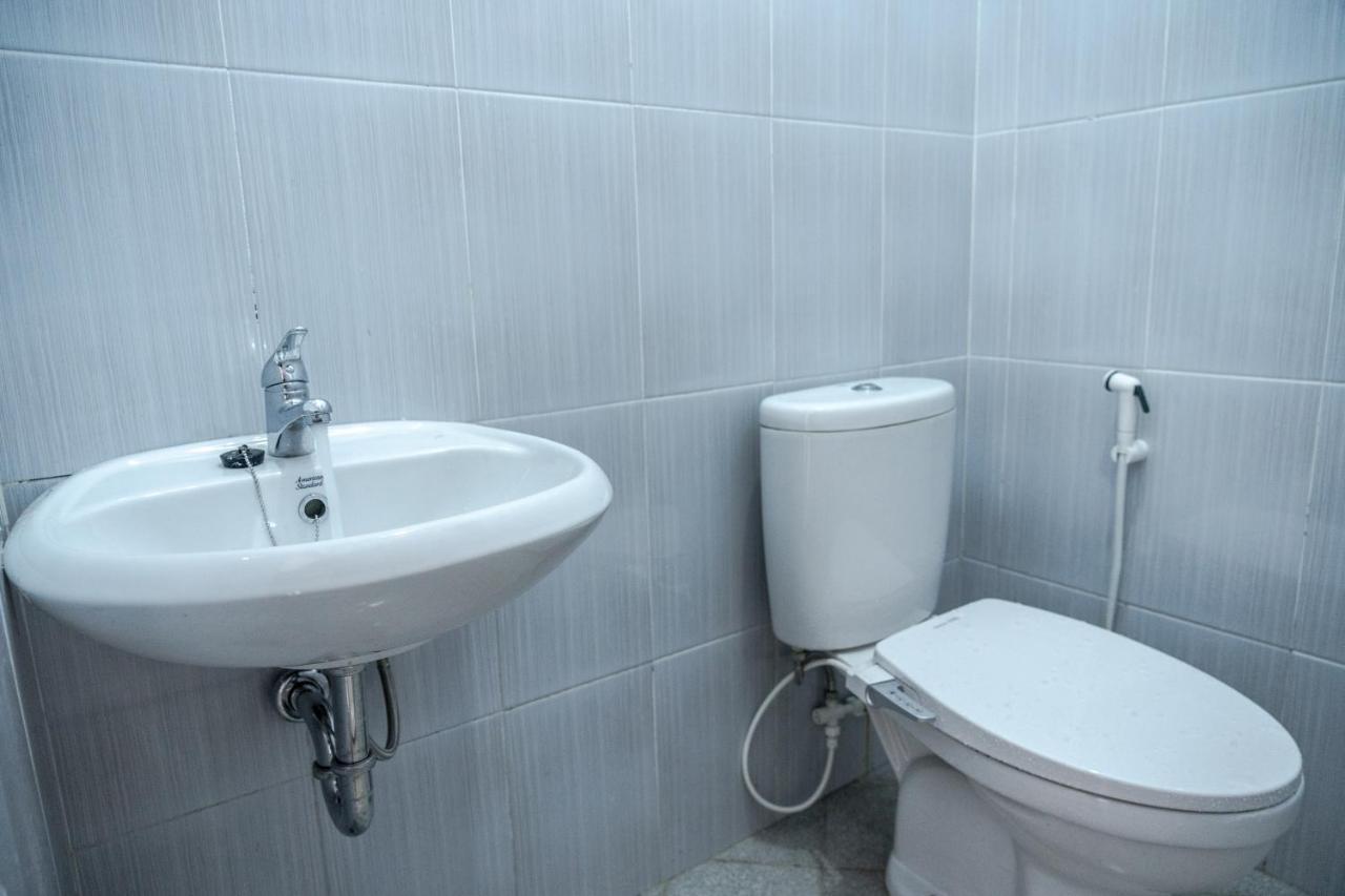 Azalia Homestay Джокякарта Екстериор снимка