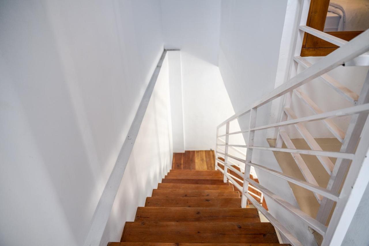Azalia Homestay Джокякарта Екстериор снимка